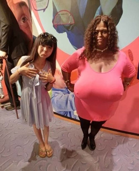 平凡而自卑的妹子。
