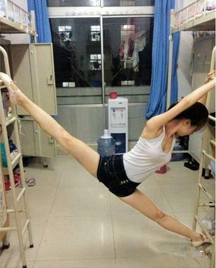 女生宿舍里最霸气，最美的女汉子