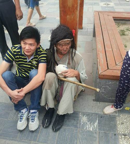 兄弟，你这是在寒碜叫花子啊。