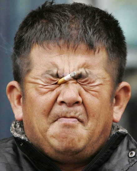 瞎了眼睛，也要抽烟，哈哈哈。