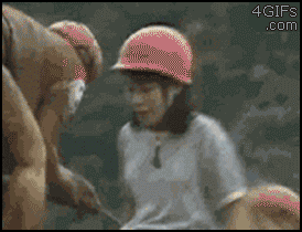 妹子，早上一定踩到狗屎了吧！