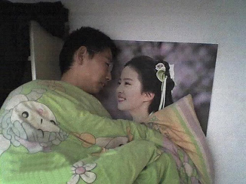 对不住了，女神今晚我把你睡了！