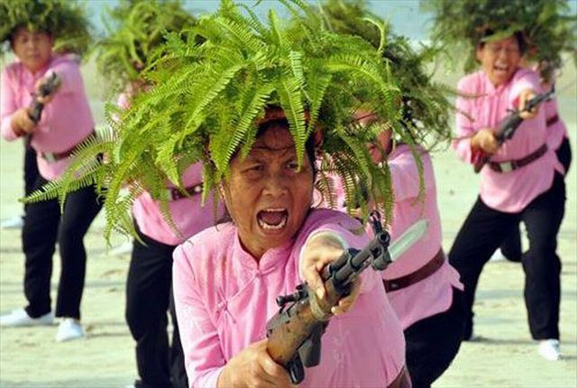 动荡国家中的犀利的大妈