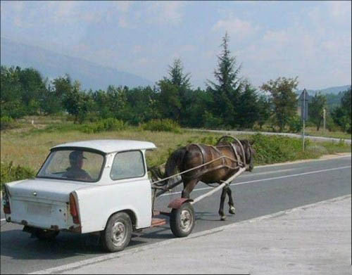 老驴拉车。