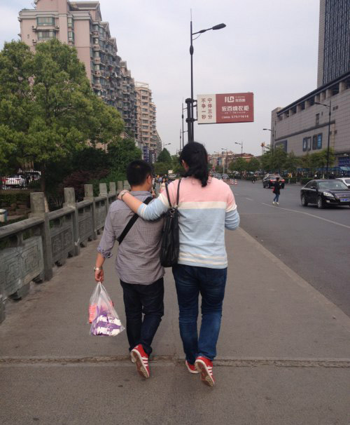 汉子和女汉子的爱情故事。
