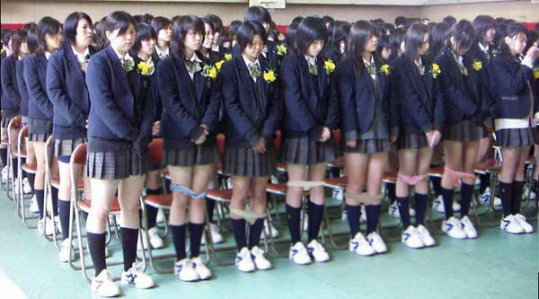 日本变态学校，几天罚脱内裤。