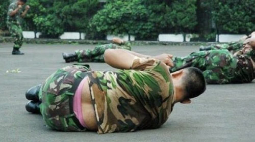 哥们，早上出门太急，拿错了吧。