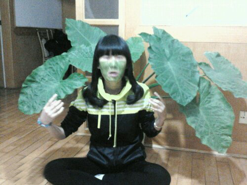 祖国的花朵、娇绿娇绿的，我看是癞蛤蟆成精了！