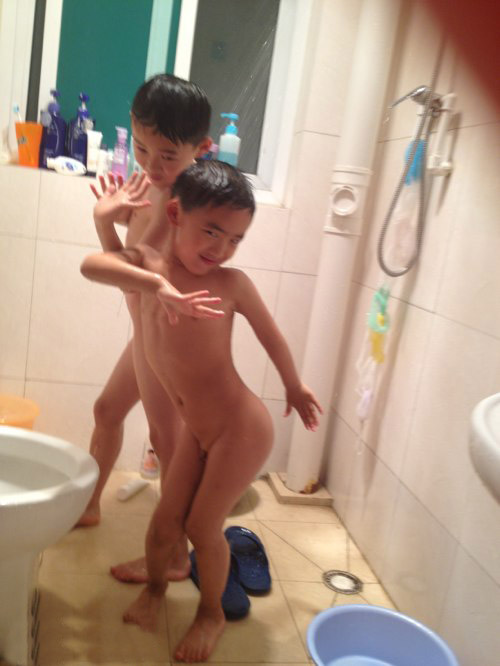 两个舞蹈天才的少年男优