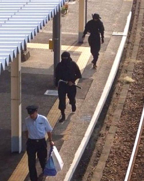 兄弟，你被跟踪了。