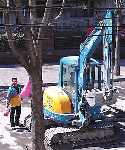 看出缘由没？他们撞衫了！哈哈！