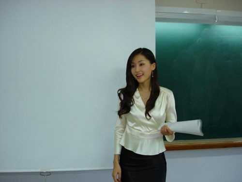 自从这个老师教课以后，我的成绩一落千丈。你懂的。
