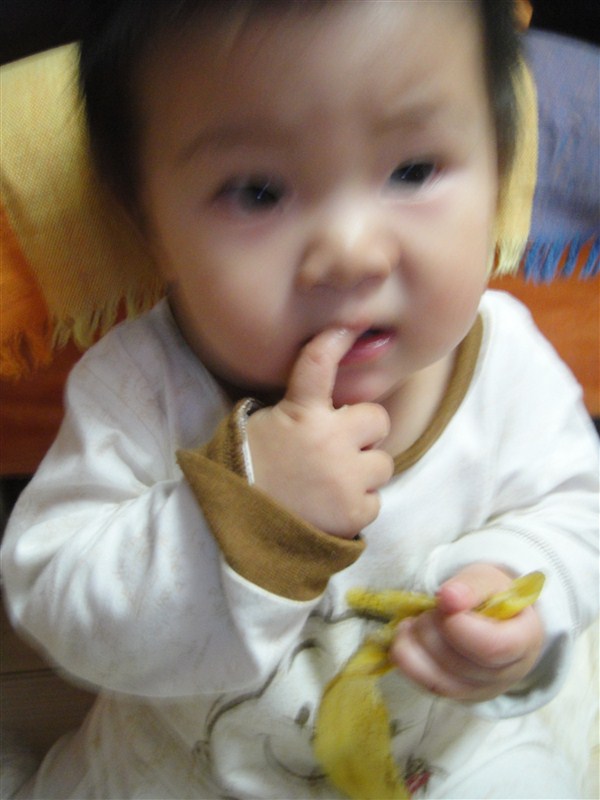 又来....爱吃手