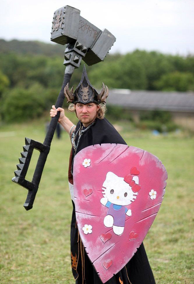 强大的武士，理解不了你hellokitty的内心