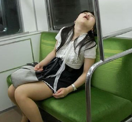 这妹子睡的真香啊
