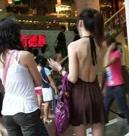 性感美丽的香肩，还是夏天好啊！