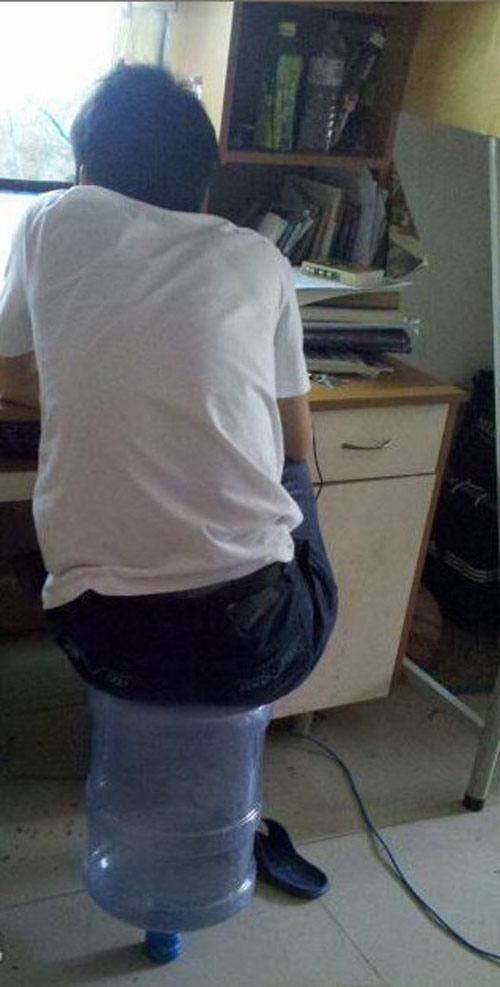 说这样久坐能练就传说 中的阳顶天的一柱擎天 </p>
                    </div>
                                    <div class=