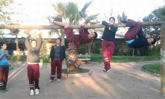 孩子们，玩的时候要低调！