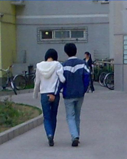 小情侣他们也这样。