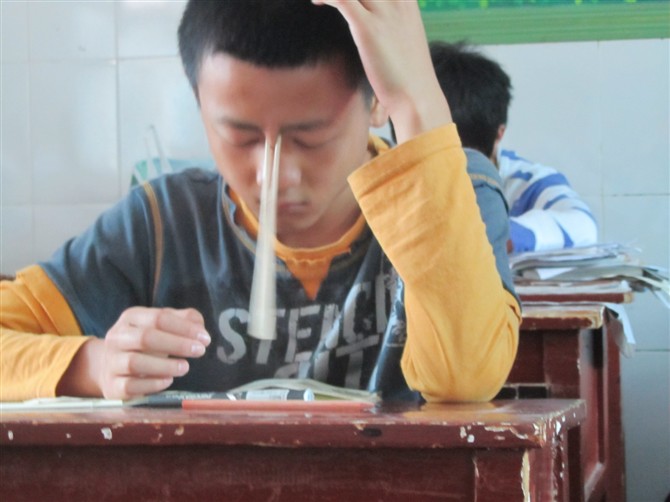 那是一次性筷子……
