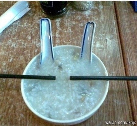 首先看她是怎么做到的？