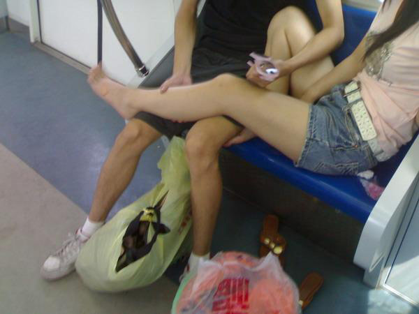 地铁上一幕，你懂的。