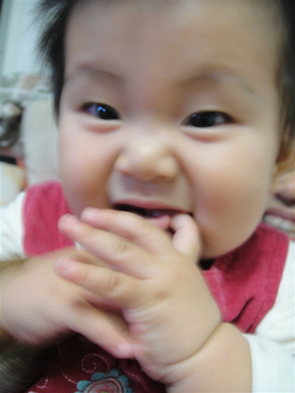 小孩子真是啥都吃啊