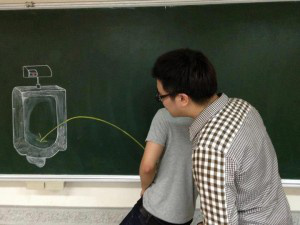 你的尿很黃喔